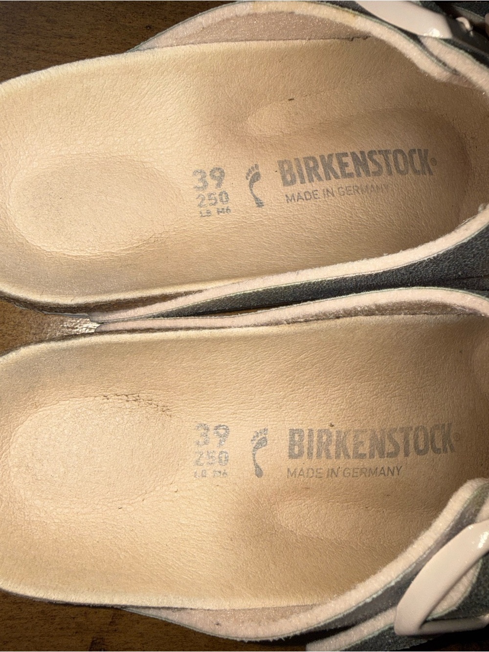 Birkenstock Arizona Iridescent Sandals. - Picture 3 of 7